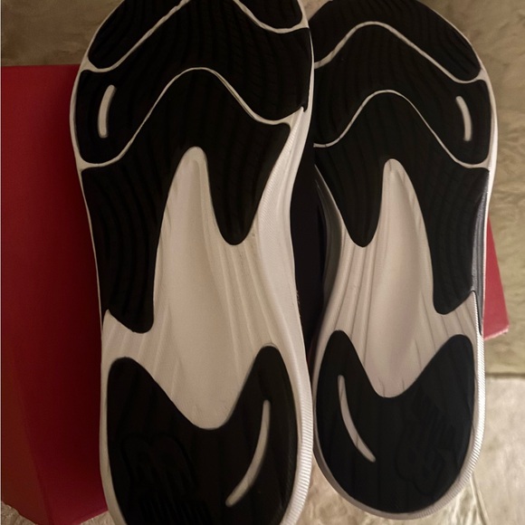 New Balance Black, White, Animal Print Women's Sneakers, Size 9, New - Picture 6 of 6